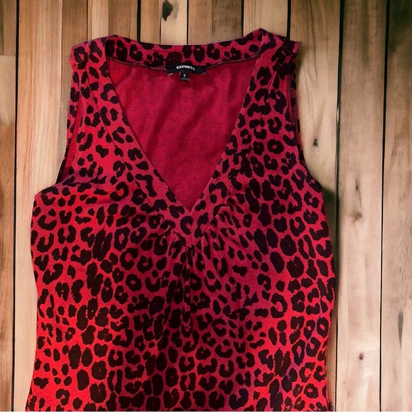 Express Red and Black Leopard Print V Neck Top Size Small - Picture 3 of 8